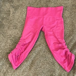 Magenta lululemon leggings. Size 6